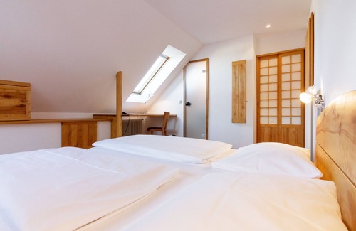 Munchen District Hotel | Discover Alter Wirt GmbH: Eco-Friendly Hotel in Grünwald