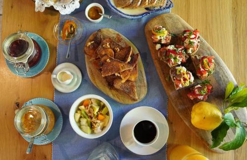 Paradhisos House | Discover Alterra Vita: Oceanfront Retreat with Pet-Friendly Perks