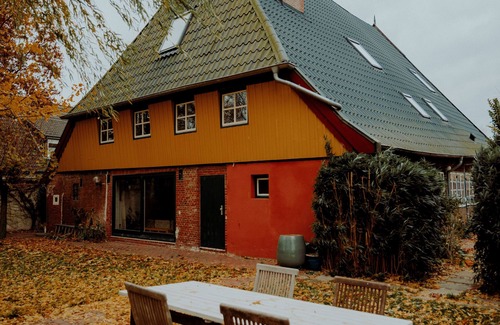 Wewelsfleth House | Experience Altes Fährhaus: Pet-Friendly Hotel with Spa