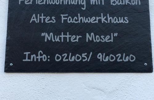 Loef Apartment | Charming Altes Fachwerkhaus Mutter Mosel: Rated 9.6/10
