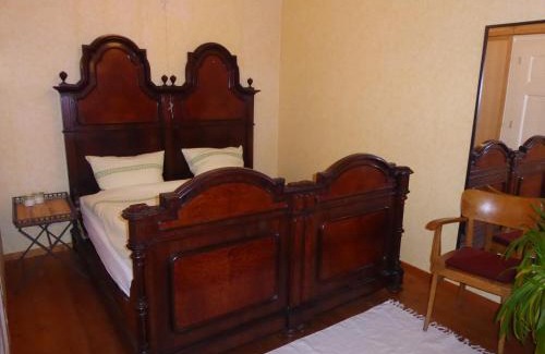 Witzenhausen Apartment | Discover Altes Feuerwehrhaus Roßbach: Family-Friendly Stay