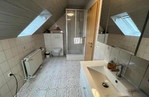 Kriegsdorf House | Cozy Altes Gasthaus Leuna Pension with Breakfast & Kitchen