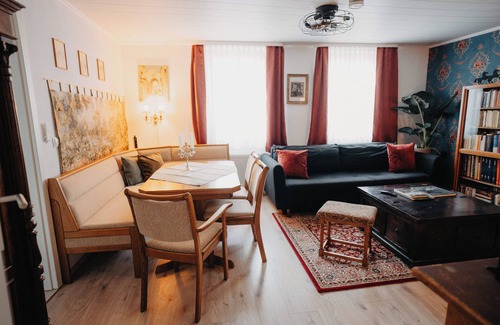 Edenkoben Apartment | Altes Häusle am Waschbach-nostalgische Ferienwohnung für 4 Personen-weinberge