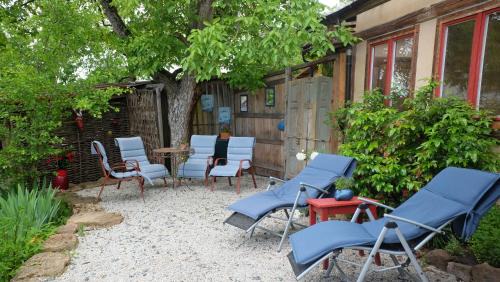 Mainleus Apartment | Altes Schäferhaus: Oceanfront Retreat with Family-Friendly Amenities