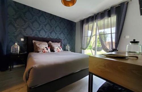 Fontenay-le-Comte House | Relax at Althéa: Oceanfront Gîte with Spa and Hot Tub