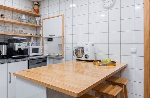 Mangualde Apartment | ALTIDO Delightful unit w/ Gym & Communal pool