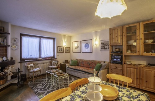 Dolonne Apartment | Family-Friendly Apartment for 6, Steps from Ski Lifts