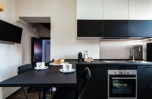 Abbadesse Apartment | ALTIDO Trendy Flat: Quick Metro Access to City Centre