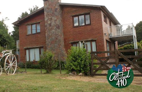 Villa Ventana Hotel | Pet-Friendly Retreat at Altitud 410 with Pool & Kitchen