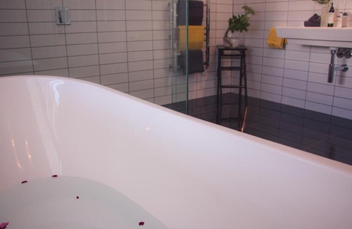 Martinborough House | Top-Rated Altitude Studio with Wheelchair Access Awaits