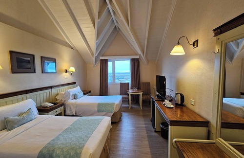 Macrozona Meseta Cerro Calafate Hotel | Experience Alto Calafate Hotel Patagonico: 4-Star Comfort
