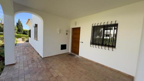 Alvor Apartment | Relax at Alto Club with Private Beach and Ocean View