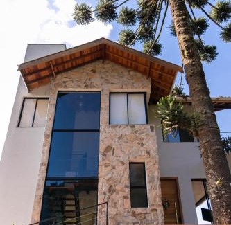 Agua Santa House | Discover Alto da Reserva: 4-Star Family-Friendly Retreat