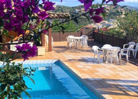 Joao Fernandes House | Oceanfront Retreat at Alto João Fernandes - 10/10 Guest Rated