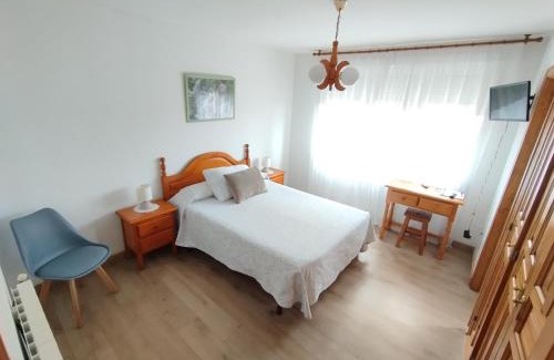 San Vicente de la Barquera House | Alto Santiago: Family-Friendly Stay with Parking Available