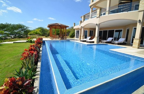 Playa Colorado House | Unforgettable Stay at Altos De Colorado Beachfront Estate