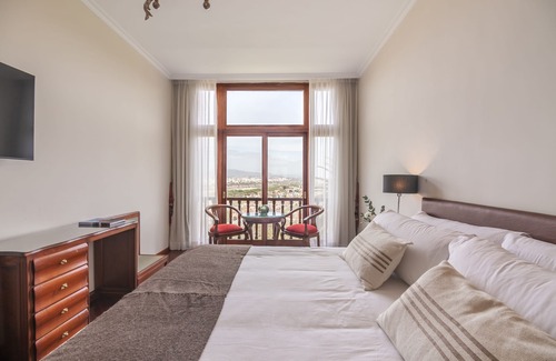 San Salvador de Jujuy Hotel | Discover Altos de la Viña: Family-Friendly with Spa & Pool