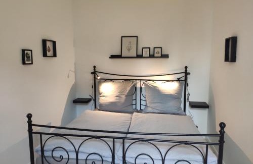 Old Town Apartment | Discover Altstadt Lübsche Straße - Guest Rated 8.2/10