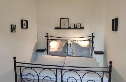 Old Town Apartment | Discover Altstadt Lübsche Straße - Guest Rated 8.2/10