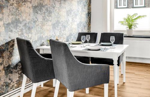 Goslar Apartment | Discover Altstadt-Refugium Goslar: 4-Star Family Getaway