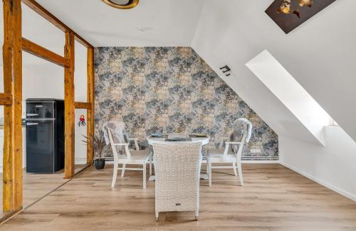 Goslar Apartment | Elegant Altstadt-Refugium: 4-Star Retreat with Hot Tub