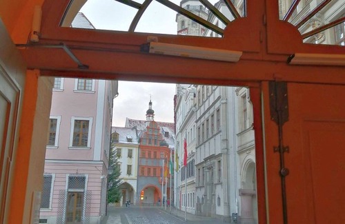 Altstadt Apartment | Experience Altstadtglück: Family-Friendly with Spa & Hot Tub