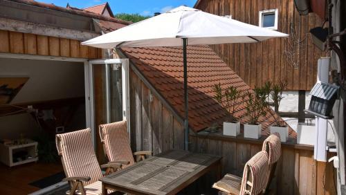 Altstadt House | Discover Altstadthaus Dinkelsbühl: Pet-Friendly Retreat