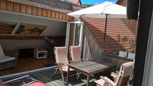 Altstadt House | Discover Altstadthaus Dinkelsbühl: Pet-Friendly Retreat