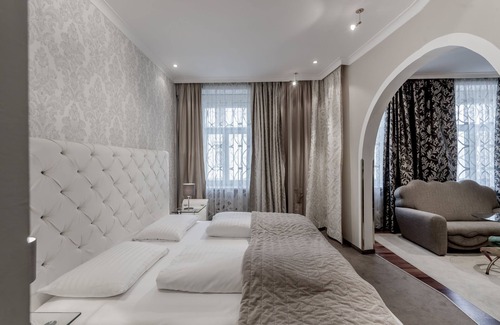 City Centre Salzburg Hotel | Explore Altstadthotel Wolf-Dietrich: 4-Star Comfort Awaits