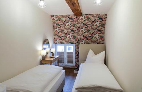 Goslar Hotel | Highly Rated Altstadthotel Zur Börse with Breakfast & Access