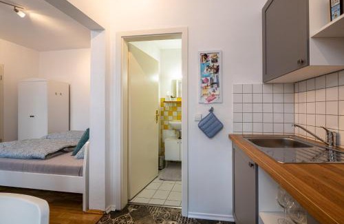 Wilsdruffer Vorstadt/Seevorstadt-West Apartment | Family-Friendly Altstadtwohnung Near Zwinger with Great Reviews