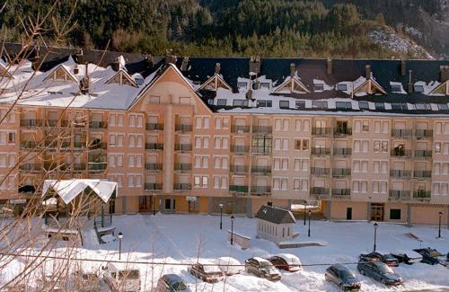 Canfranc-Estacion Apartment | Family-Friendly Stay at Altur 5 Canfranc Estación Hotel