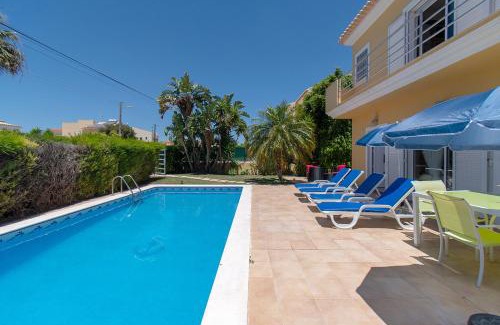 Bernarda Villa | Oceanfront Altura Villa: Family-Friendly with Pool Access
