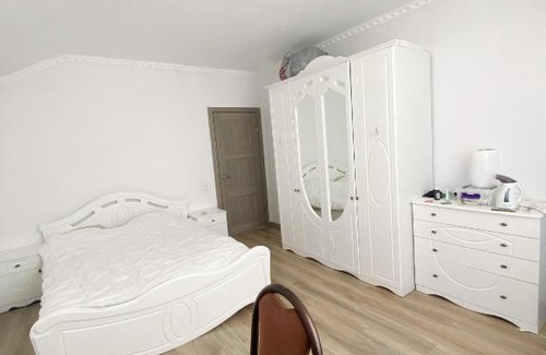 Bishkek House | Discover Comfort at Altyn Ordo Комнаты Hotel