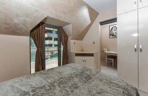 Sandanski Apartment | ALVA: Guest Rated 10/10 with Pet-Friendly Amenities