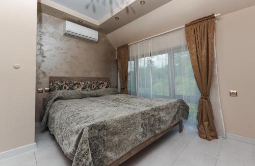 Sandanski Apartment | ALVA: Guest Rated 10/10 with Pet-Friendly Amenities
