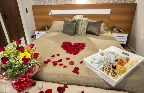 Marilia Hotel | Family-Friendly Alves Hotel with Pool & Restaurant Amenities