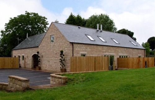 Farley Cottage | Discover Alveton: A 10/10 Family-Friendly Retreat