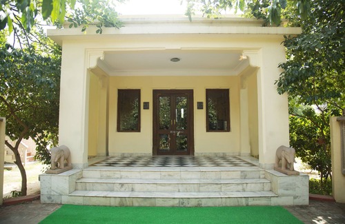 Alwar Hotel | Guest Rated: Alwar Bagh Sariska with Pool & Spa Amenities
