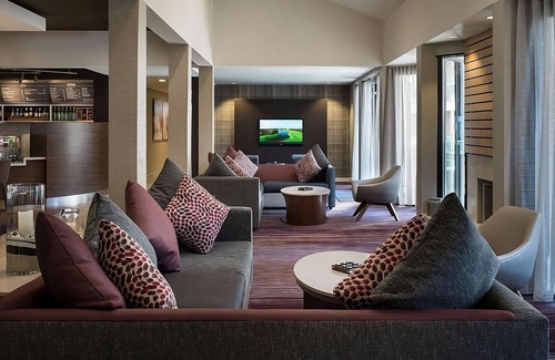 El Segundo Resort | Unwind Near El Segundo Beach with Family-Friendly Amenities