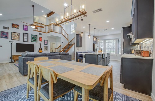 Gracywoods House | Perfect Retreat Near Q2: Pet-Friendly Getaway Awaits