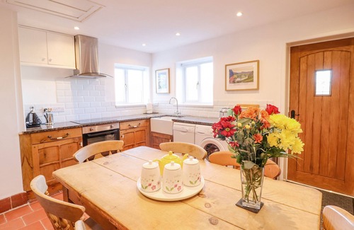 Froncysyllte Cottage | Cozy Alwyn Cottage with Pet-Friendly Amenities in Froncysyllte