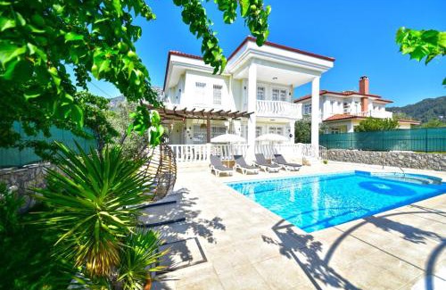 Yesiluzumlu Villa | Experience Comfort at Alya Üzümlü with Ocean View Pool