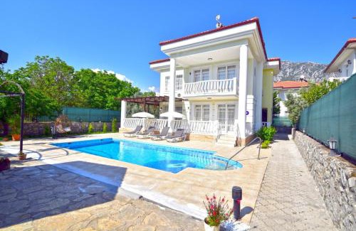 Yesiluzumlu Villa | Experience Comfort at Alya Üzümlü with Ocean View Pool