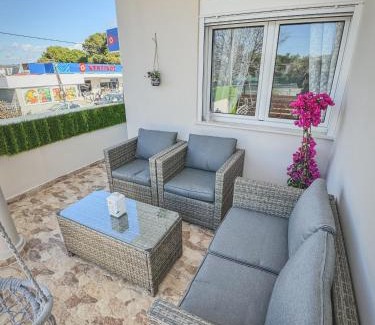 Salamis House | Family-Friendly Retreat at Alyki Salamina House