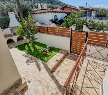 Salamis House | Family-Friendly Retreat at Alyki Salamina House