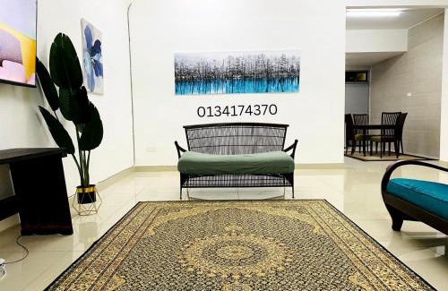 Kluang House | Discover Alyn Home Kluang: Family-Friendly with Netflix & Wifi