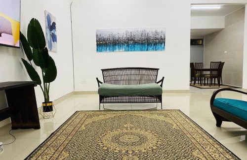 Kluang House | Discover Alyn Home Kluang: Family-Friendly with Netflix & Wifi