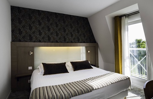Oloron-Sainte-Marie Hotel | Relaxing Alysson Hôtel: 4-Star Stay with Pool & Spa