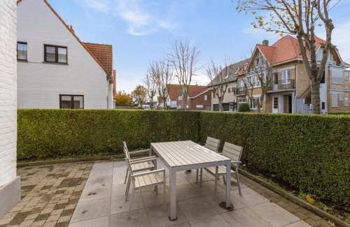 Wenduine Apartment | Discover Alzon 1V: Family-Friendly Stay with Comfort